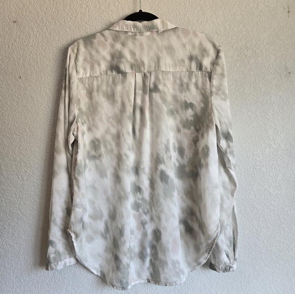 Bella Dahl L Two Pocket‎ Classic Button Down Long Sleeve - Picture 2 of 7